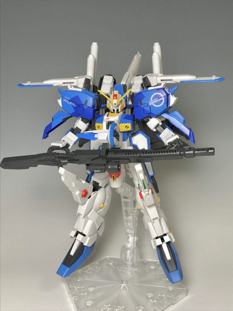 正面から。脚が全然動かないので、次はこの辺りに手を入れてみたいですね。もうちょっとメリハリあるポーズが取れるとなお良いかと。