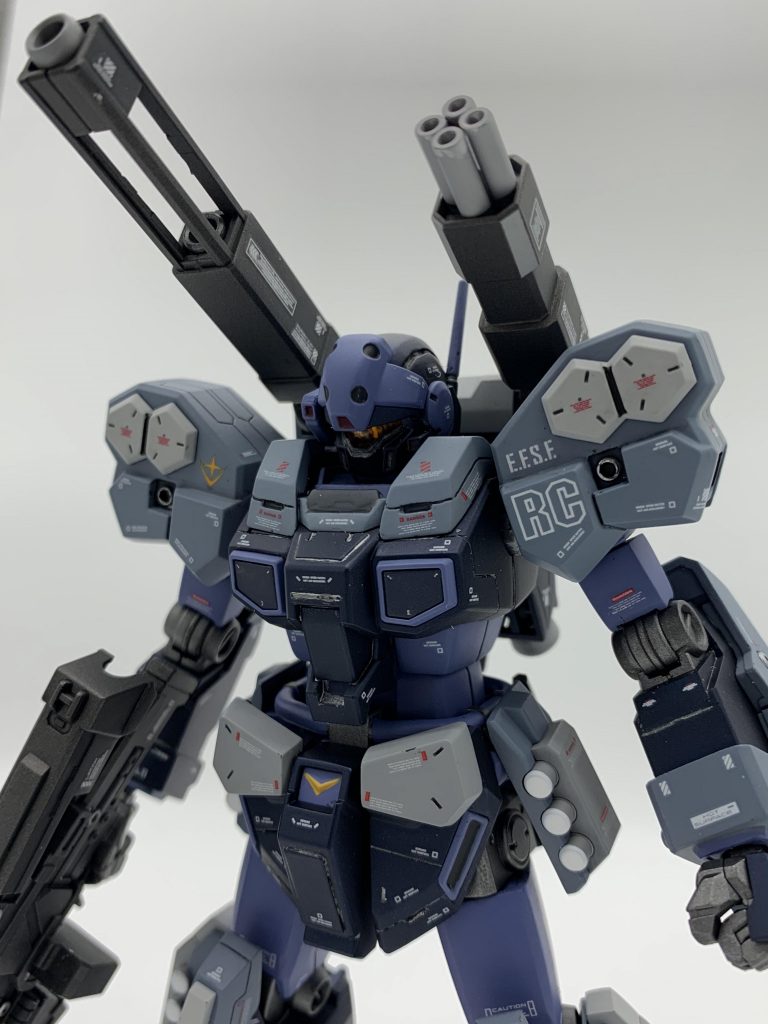 追記!胴体の明るい部分、上と下でそれぞれ1mmずつ延長しております。その為胸部分とサイズがおかしくならない様に後ハメ加工してバランスを修正しました。あと二の腕も細く感じたので1mm幅広げてます。