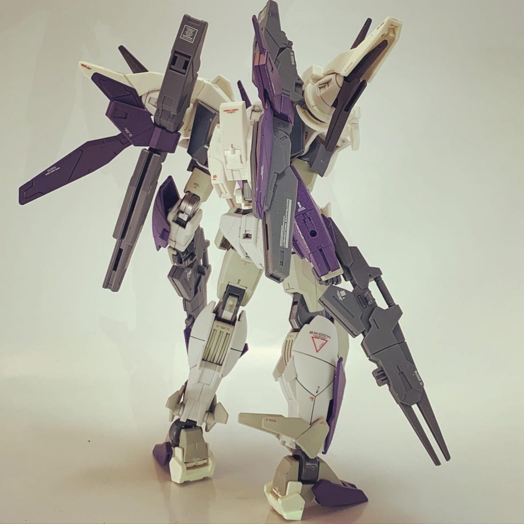 バックショットパシャリ。足首の可動が柔軟で立ち姿がとにかくキマりますね。リッくん、あまりにも光り。