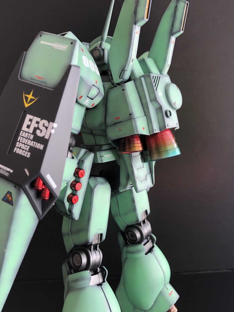 バーニアは赤焼けの様な表現を入れましたが、少し課題が残ったかも。グリーンの外装に映えるのは青焼けの方が良かったでしょうか⁉️