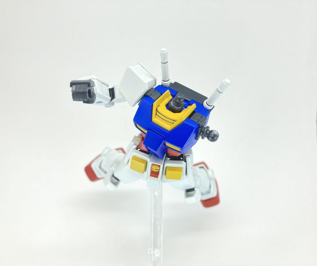  米堕「何も変わりはしない。地球の運命も、貴様ら蓮蓬の運命も！地球で、要らぬモノまで拾ってきたか…。我と差し違える？」江連「たががメインカメラをやられただけだッ！！」よくシャアとアムロがこの仕事受けてくれたよな〜と本当に思いますwww※コレ描いてる時にアニメ見返したら、左腕やられてないし、頭も顎辺りは残ってましたwそこは脳内変換して下さいw 