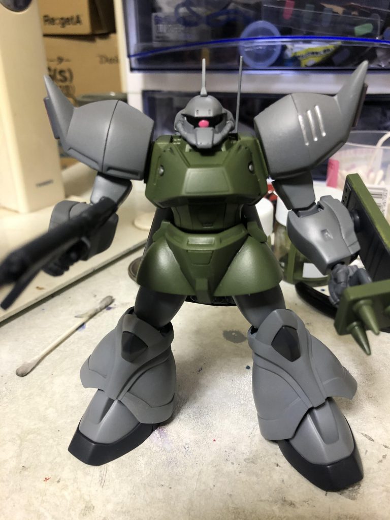 ウェザリング前アンテナも折ったので真鍮線に交換しました。はじめての改造?色はパッケージに近い灰色になったので満足しました。