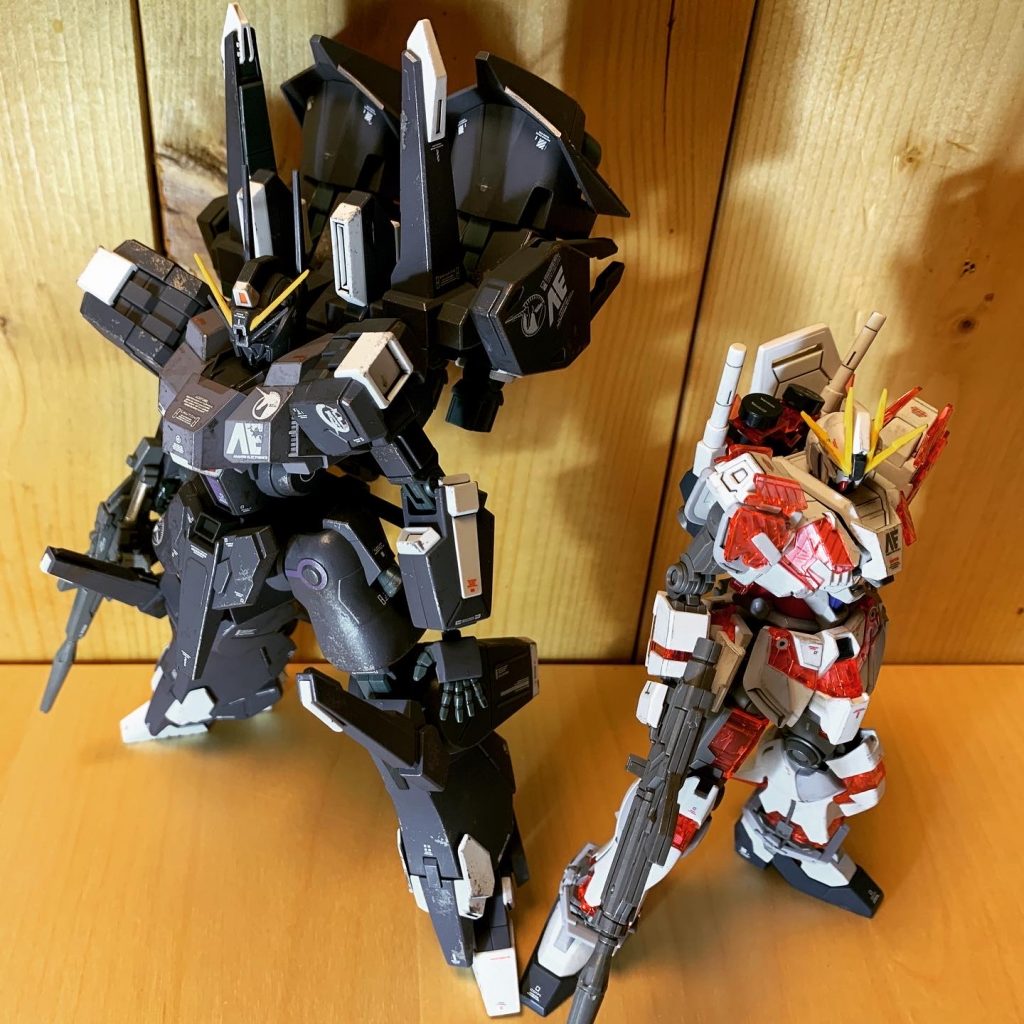 機動戦士ガンダムNT地上波初放送記念とゆーことで、過去に作ったナラティブCくんとツーショット。この時点でもまーまーの体格差が。