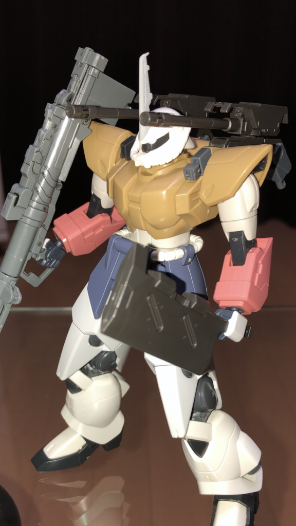 塗装前です!
1番苦戦したのは足の加工でした。
ジンクスの足とグフの足の接続が難しくて1番時間を使いましたが、なんとか完成しました✨