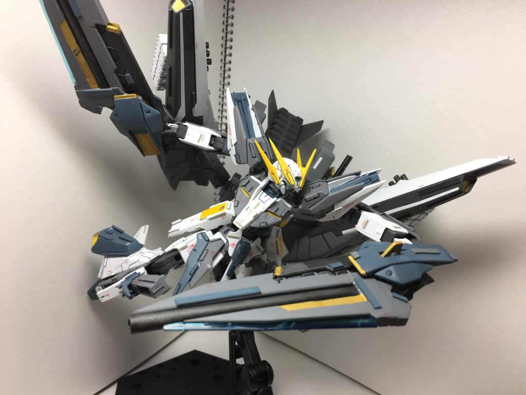 ザラキエル自体、ハルートのリデコキットなので、GNソードライフルも装備してます。ソードライフルはハサミの部分を開いて接着、間にプラパイプを接着してビームとバズーカの両方が撃てる様にしてます。GNショートバズーカとでも名付けましょうかね。