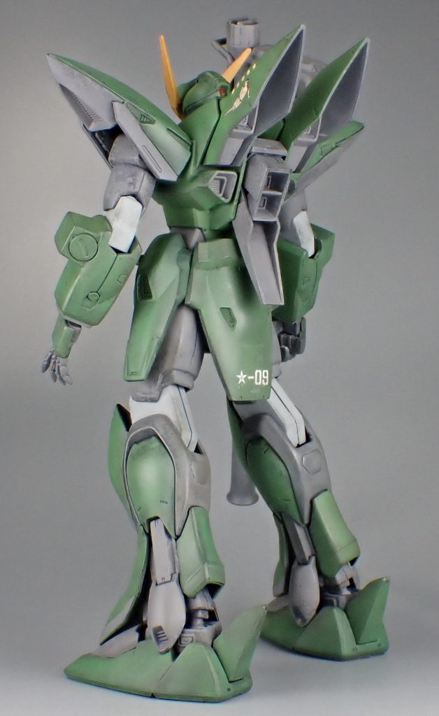 前に倒れます。写真はありませんが、足を接着してボールジョイントにビニール噛ませてみました。