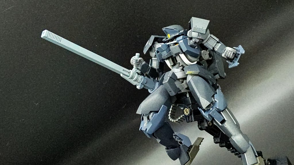 長距離狙撃用レールガン装備ポージングさせようとするとポロポロと外れ、改修の要あり。