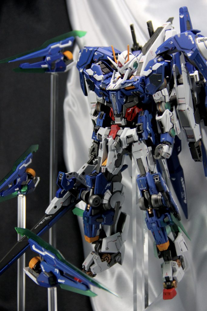 OO本体+ファング×3のアップです。