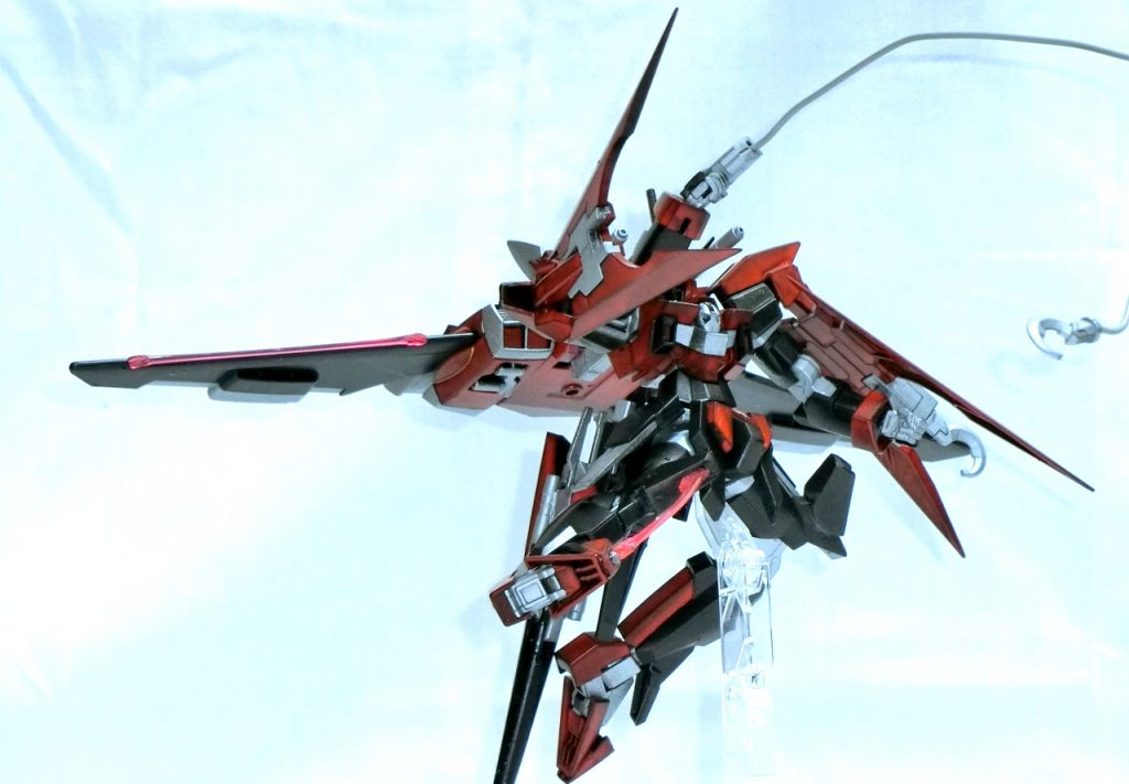 膝と爪先にグリフォンビームブレイドを設置したので蹴り斬りもいけます。 