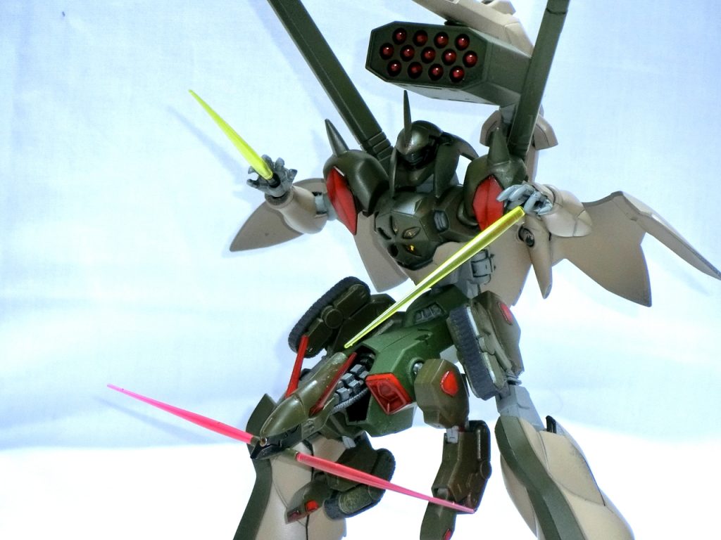 実はバクトの尻尾のスパイクを外すと無改造でバクゥの武装を付けられるのですよ。