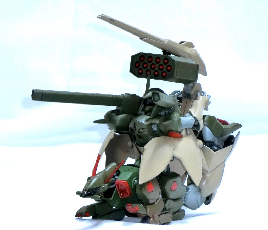 タンクモード。下の頭部が思考、上の頭部が行動を司る。通じにくいネタだと友人に言われる。