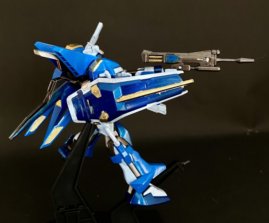 部分塗装はゴールドにしました。
はみ出し?気にしな〜い😆