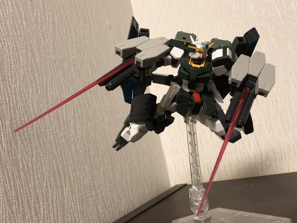 GNビームサーベル
本機が武装を多数搭載しているのであまり高度な格闘戦は出来ないので攻撃を受け止めたりが主な用途