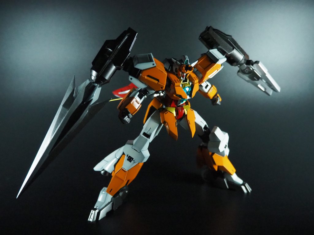 肩アーマーはコアガンダムの肩との噛み合いが緩くすっぽ抜けやすい為、接着してます単品コアガンダムⅡが売れた理由の一つだと思ってます