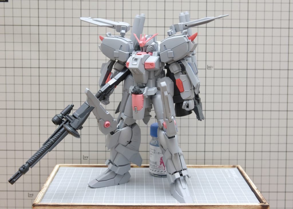 みんな大好きサフ萌え画像。首で1mm、腰で2mm、太腿で2.5mm、足首で1mm延長。膝関節上で一軸追加して可動域を増やしています。腕も関節で2mm伸ばしました。  