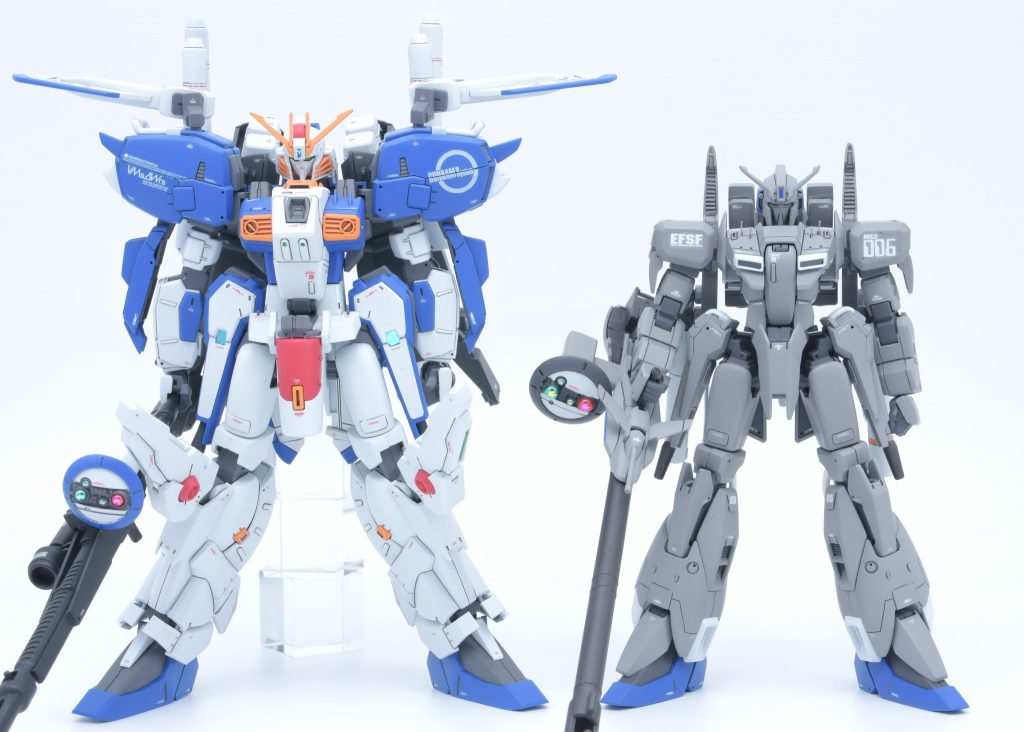 センチネルつながりでゼータプラスと。統一感が出るようにライフルのセンサーやフレーム色、青色、白色、黄色を同色で塗装しています。2機並ぶと格好良いですね。 