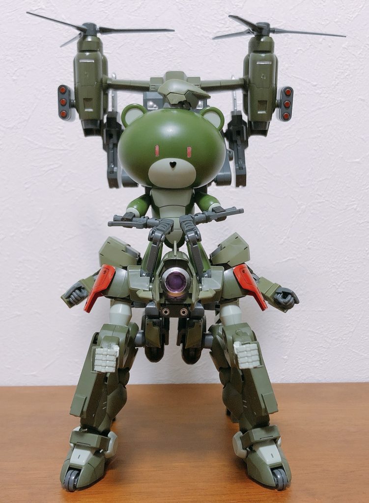 プチッガイ搭乗!もうバランスを取るのがやっとです。ちょっと押すだけで倒れますw