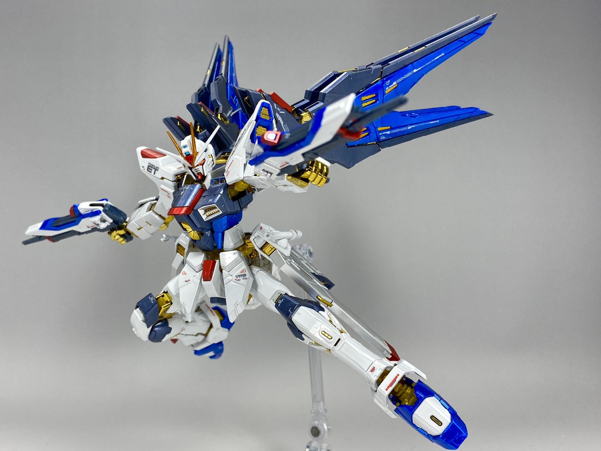 RG ストライクフリーダムガンダム チタニウムフィニッシュ 天空の翼 ...