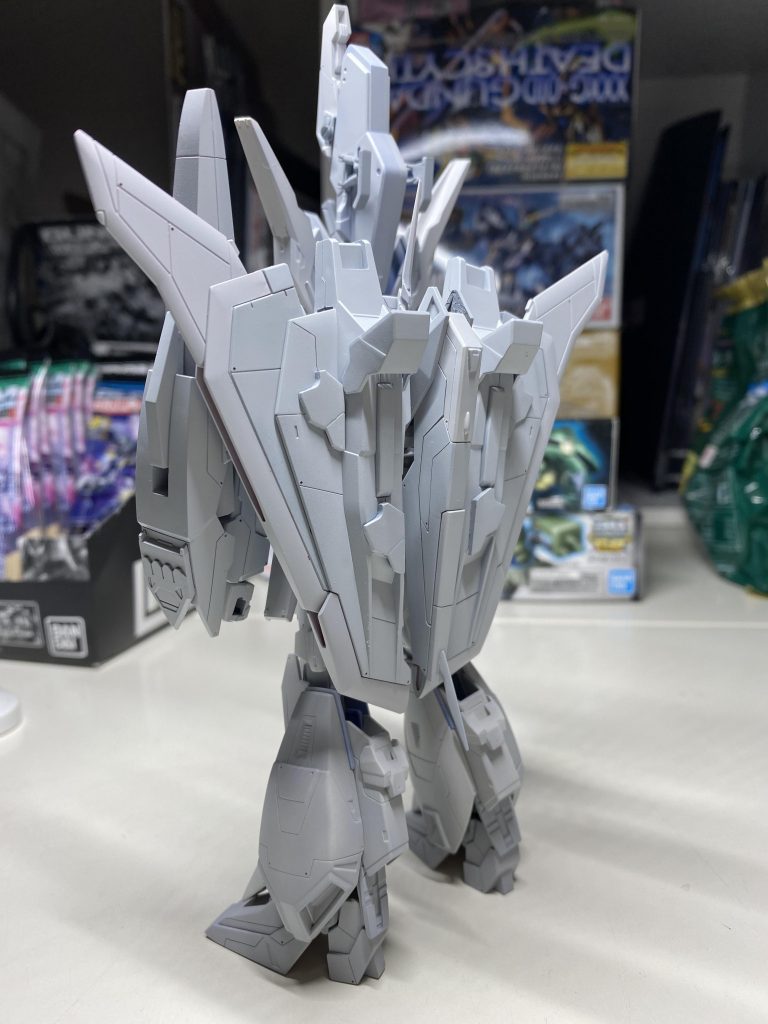 翼部分も切り張りしたり、見えていませんがシイタケ作ってたりします。無駄な努力でした。