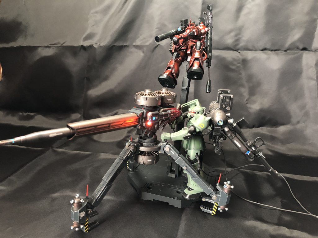 10ヶ月前に作成した電飾改修ビックガン&ザクと一緒に撮影しました。ご覧頂きましてありがとうございました。