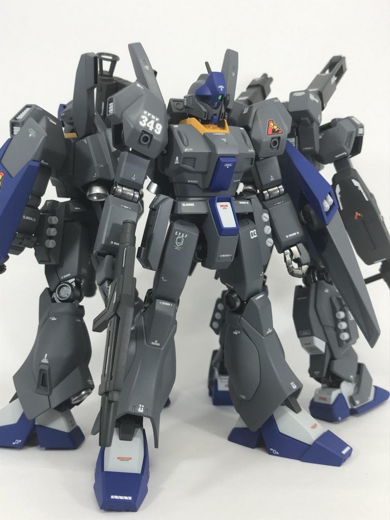 三号機(機体No.349)ジェガン ビームライフル装備型(僚機その2)です。二号機と同様にストレートに組んでます。