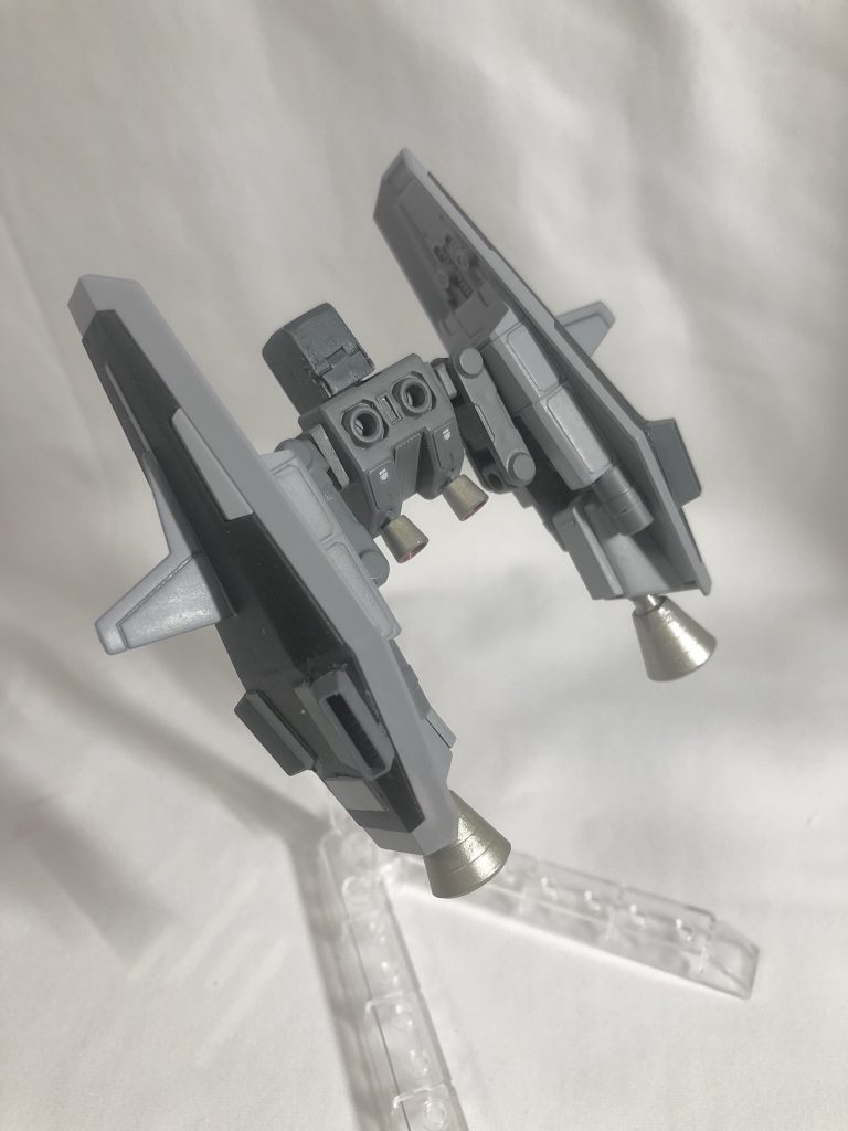 今回のギミックのひとつ目、コクピットはランドセルと一緒に引き抜けるようにしました。簡易コアファイター的な脱出装置のイメージです。