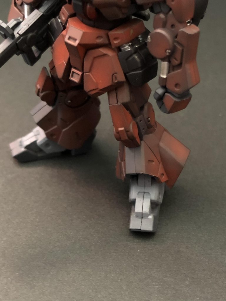 脚から足の合わせ目は結構目立ちます。