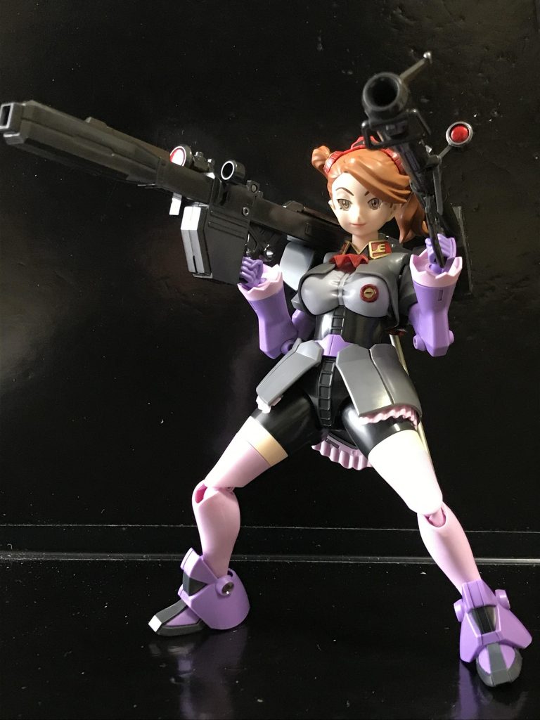 こんなダイナミックなポージングもできます。