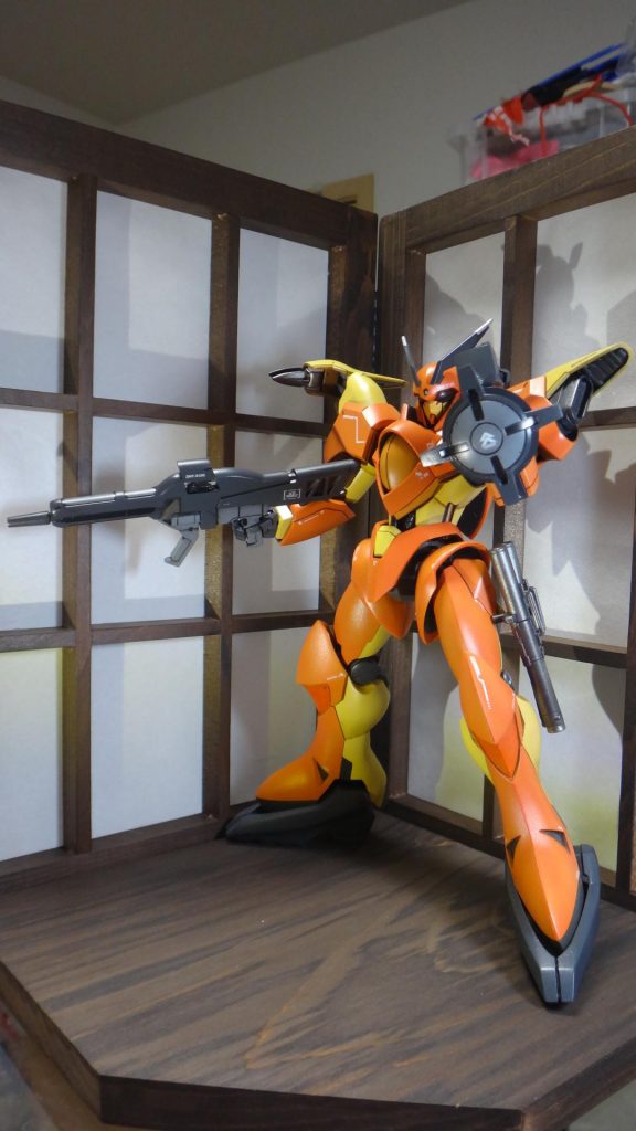 いろいろ改造しようという願望を抑え、なるべくフォルム等は変えずにちょっとしたディテールアップにとどめました。塗装は、オリジナル配色の願望に負け、赤味のオレンジ＆薄い黄色のツートンにしました（一応、黄色系統は死守ｗ）