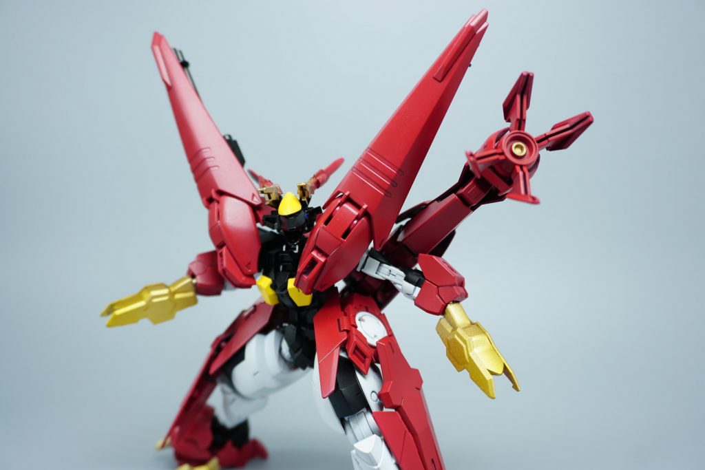 元のデティールを活かし、ドリルを開いてビームを発射したりするイメージです!