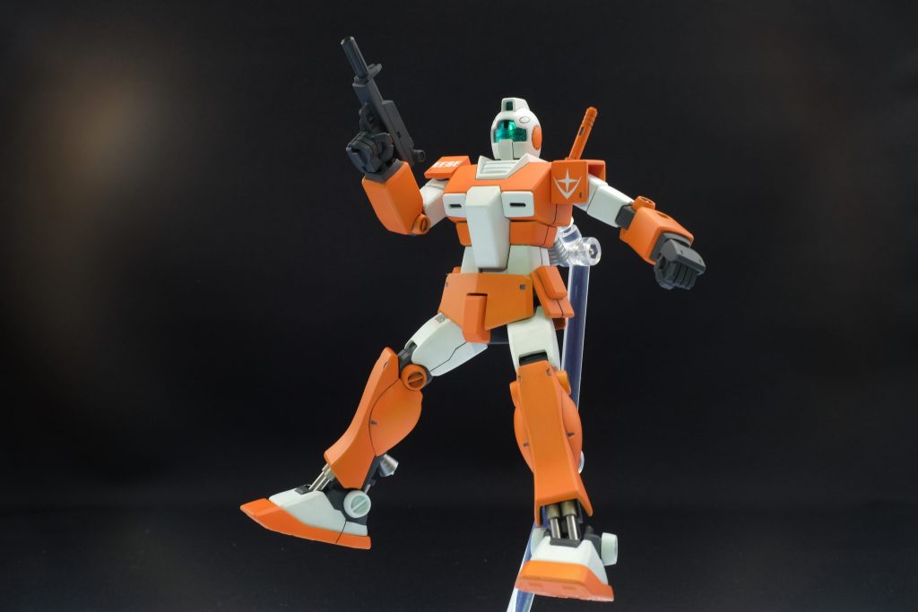 フロントスカートの分割化なども考えていましたが、これはこれで気に入りました。足首のメタルパーツは案外足首の稼働に干渉せず良い感じです。やりたいこと全ては出来ませんでしたが、自分にしては良い質で完成出来たかと思います。