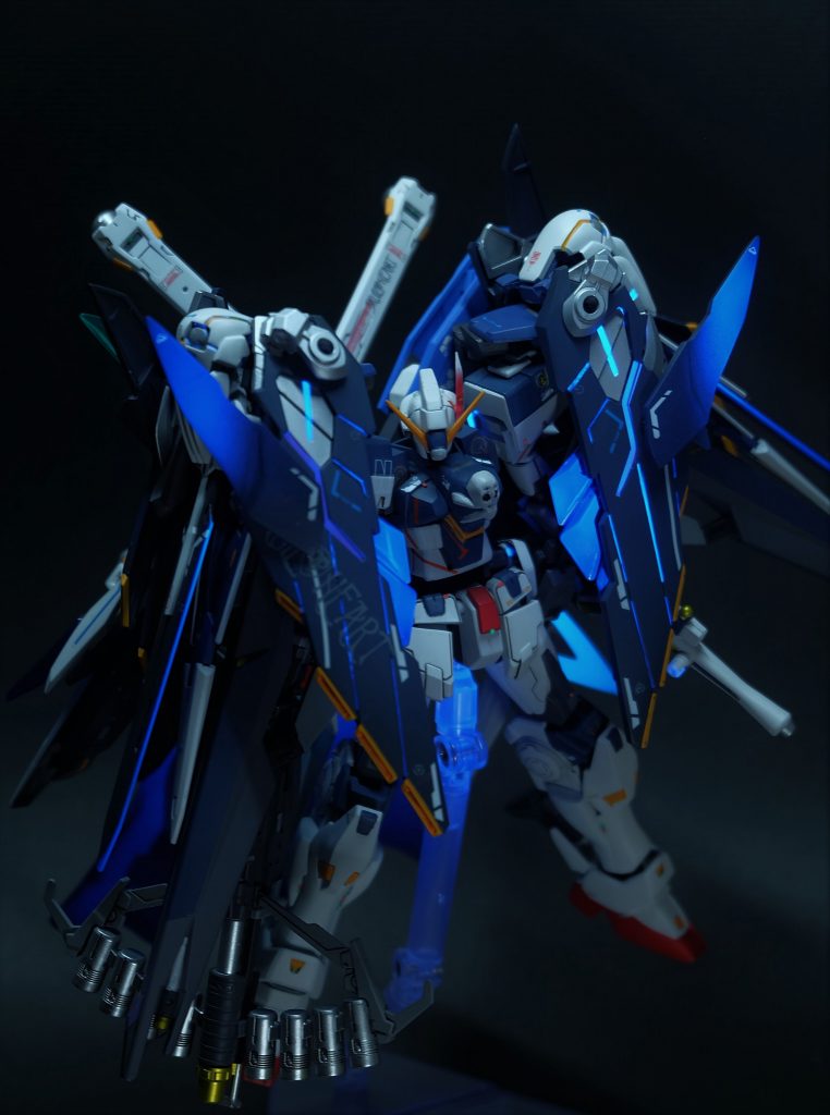 H.R.O.D. ハーモニクスオーバードライブツインドライブにより粒子生産量が増加したことで使用可能となった機能。前身であるパッチワークでは不完全な機能であったが、この状態では真の効果が発揮される。00ガンダムでは量子化、テレポートといった特異な能力を発揮したが、本機ではF91で発動していたMEPEをGN粒子で発動させる。F91では質量をもった残像と評されたMEPEだが、本機のそれはGN粒子による分身と言える域に達しており、近接格闘戦において真の効果を発揮することになる。通常、機体制御をダイバーが行い、火器管制を機体のバイオコンピューターと同化したELダイバー「リン」が行うが、H.R.O.Dではリンが入力した機体制御が分身として反映される。分身が発生する時間は一秒にも満たないが格闘戦においては十分な時間であり、必殺技の名に相応しいものとなる。