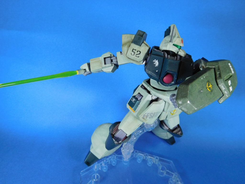 ネオ・ジオンが誇る最新鋭MSに対して明らかに型落ちの二線級の機体であったが、『ネオ・ジオンの最新鋭MSは数が少なかったこと』『敵パイロットの殆どが実戦経験の無い若年層の新兵ばかりだったこと』そして何より『ルナツー駐留軍には宇宙戦に長けたスペース・ノイドのベテランパイロットが多数いたこと』により互角以上の戦いを行うことができたネオ・ジオンが本格的にルナツーを攻めなかったこともあるが、結果的に第一次ネオジオン抗争終結までルナツーを守り切ることに成功している…以上妄想終了