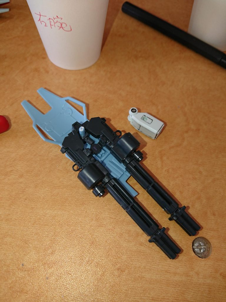 ガトリングガンをどうやって着けるか思考中