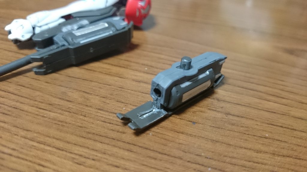 ・製作法(ビームキャノン編)こちらも土台は腕部ロケット砲の砲身を切除したもの。こちらは3mm穴は使わないっス