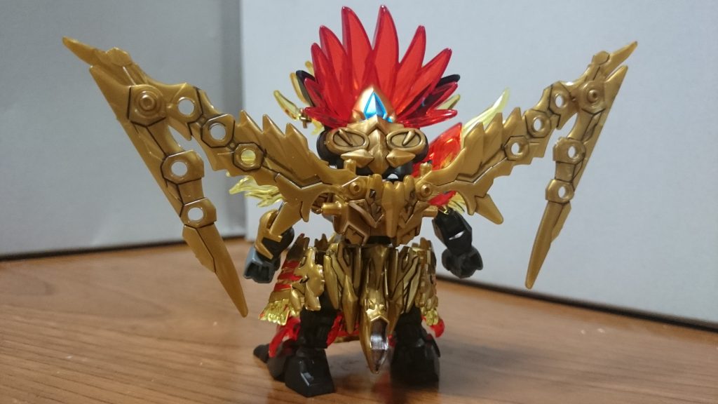 ・背面「三国伝」の頃からゴールドのパーツは多めだったけど、今作の孫堅は一層金ぴかっスね