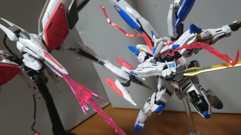 最後はモビルアーマーを相手にどんな媒体でもいいので厄祭戦はいつの日か見てみたいっスね