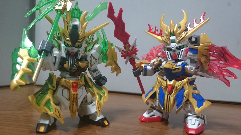 最後は関羽といっしょに。両者ともに全身あちこちに演者の意匠が
あっ、関羽の武器の柄尻、塗装しました