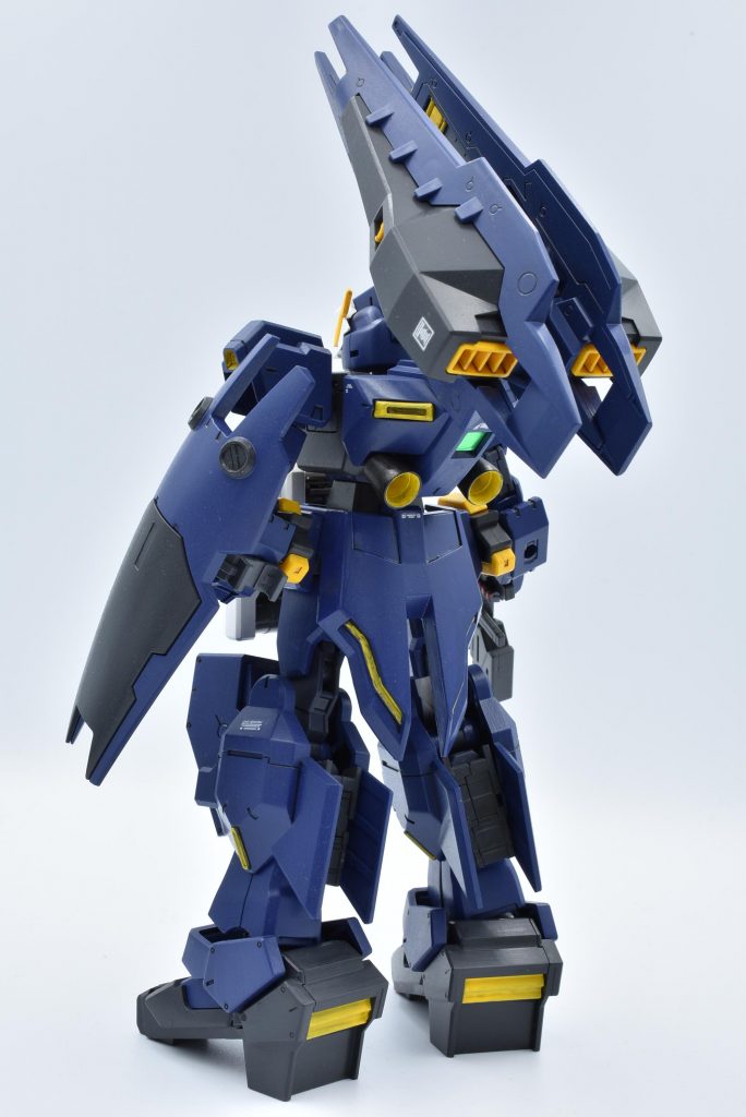 腰パーツはヘイズルからの移植が難しかったのでフェイクニューから