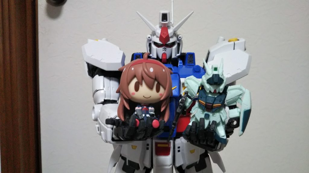 小さなフィギュアなら手のひらに乗せることもできます