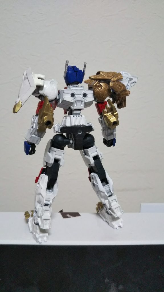 背面肘の部分にもアニマギアのパーツを付けてます。 