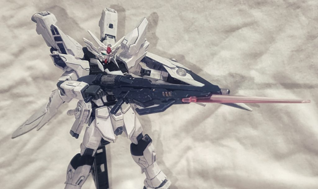 MA-M21 バスタービームライフル高出力のビームライフルで銃口下部からはビームサーベルも装備しており銃剣として使用できる