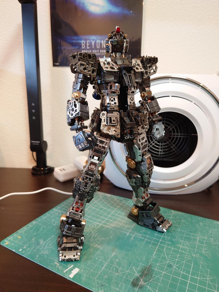 フレームのメッキパーツ以外は全てメタリック塗装しました