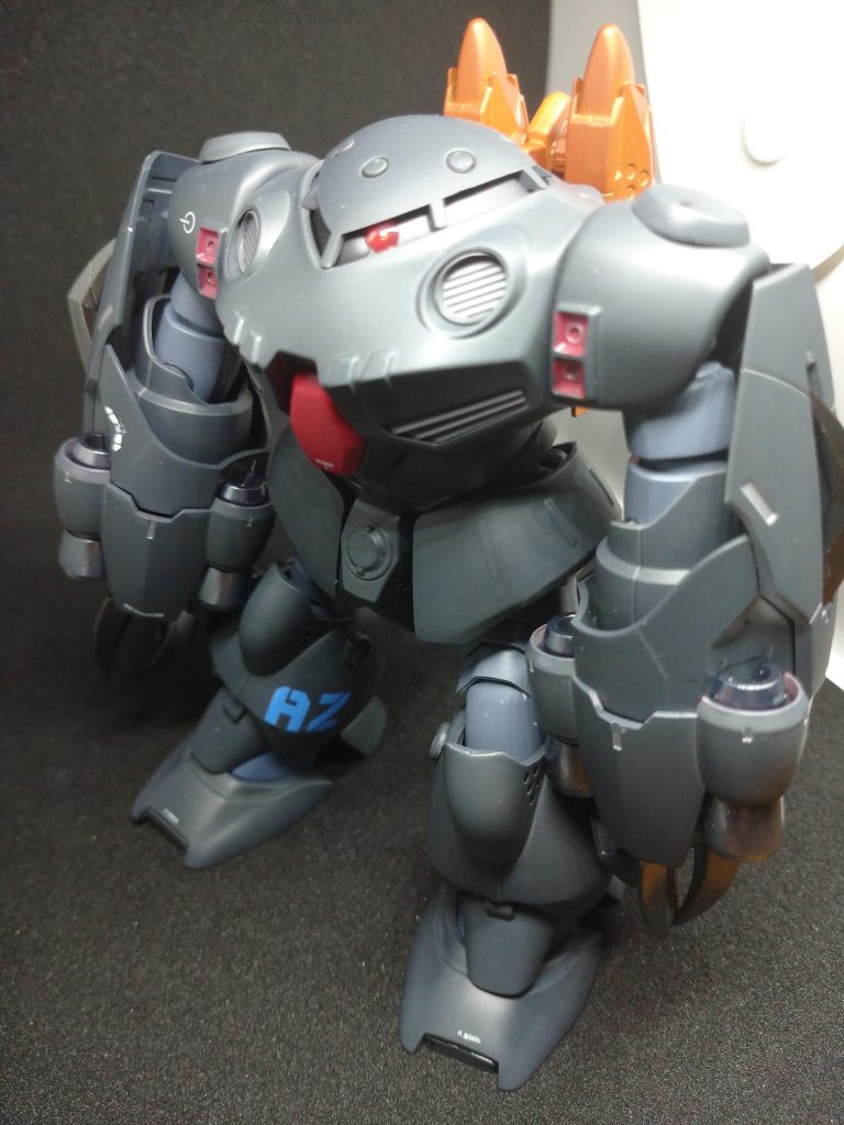 右脚の「AZ」は「Amazing Z.Gok」の略です