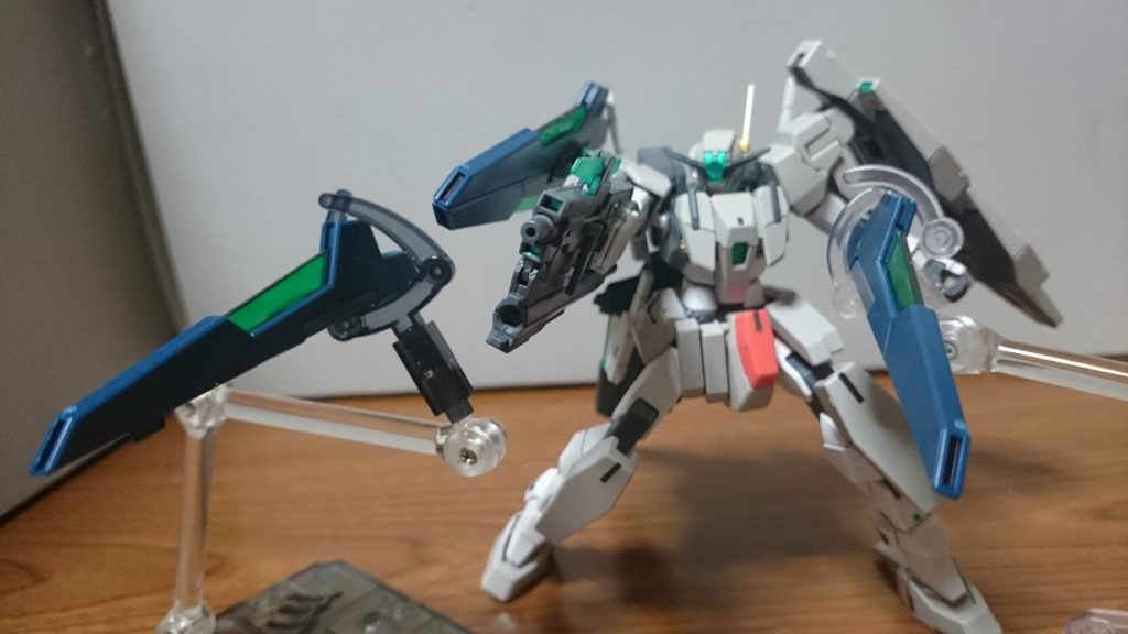 ・GNスナイパーライフルII 三連バルカンモード

わかりにくいけど三連バルカンの上下の銃口内部をメタグリーンで塗装してるっス