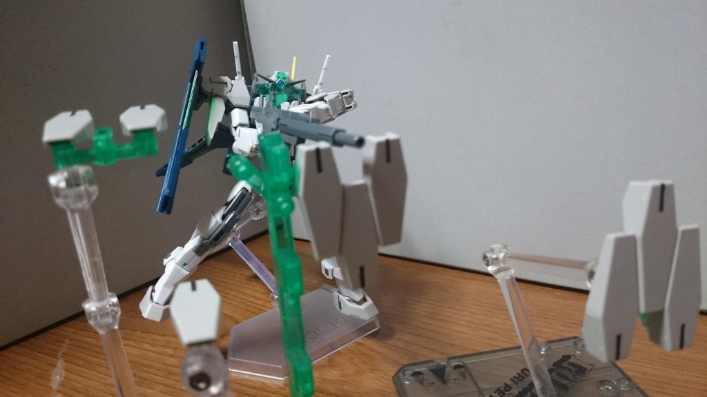 こちらのスナイパーライフルIIのクリスタルセンサーとフォロスクリーンはサーガのクリアグリーンの物を使用