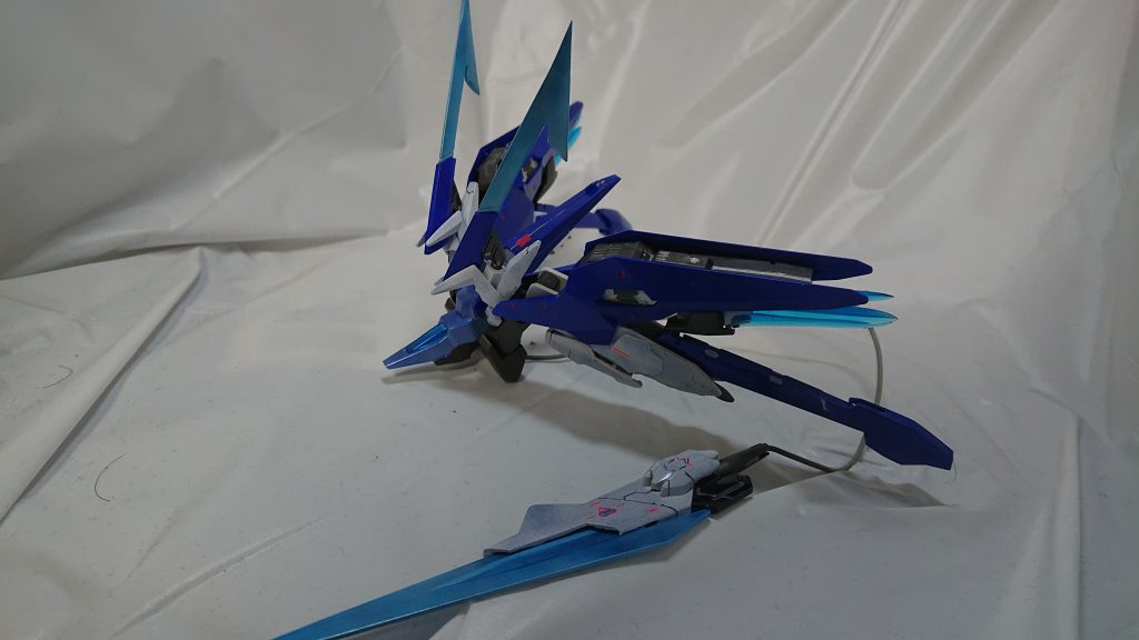 胴体にage-fxを使っているので、一応脱出機構があります。