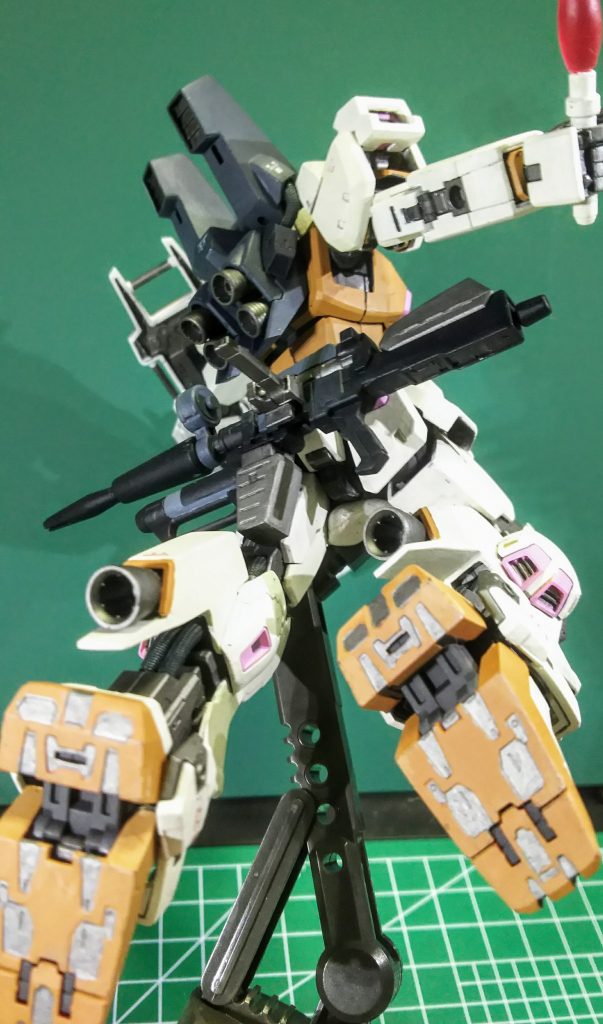 足裏、塗り分けてます
ネオジム磁石でひっつくビームライフル