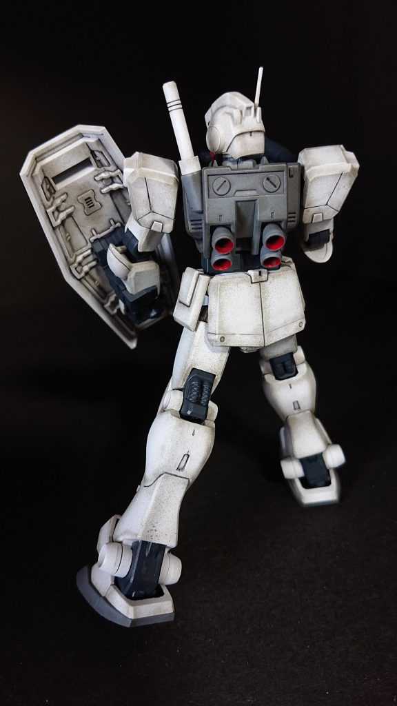 シールド裏側は、ミッドナイトブルーだったみたいですけど、せっかくなのでスミ入れでパネルラインを楽しめるよう影だけ入れました。