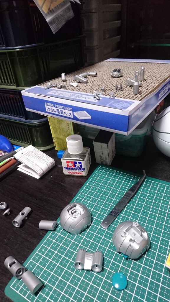 コンパウンドで研きだし風景です。タミヤのコンパウンド3種とハセガワのコーティングポリマーで最終仕上げをしました